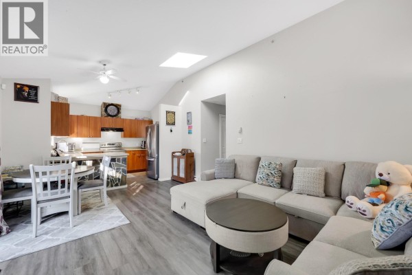 95 1821 Willow Crescent, Squamish, BC V8B0C9 Photo 4