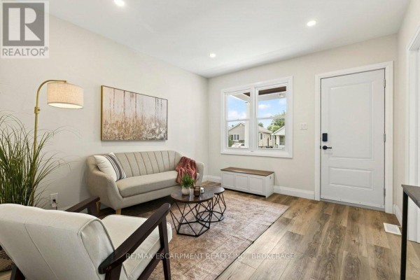 Family room - 95 Chetwood Street, St  Catharines, ON L2S2A6 Photo 3