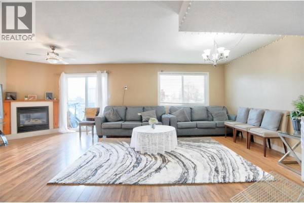 3pc Ensuite bath - 95 Eckhardt Avenue Unit# 203, Penticton, BC V2A8L2 Photo 4