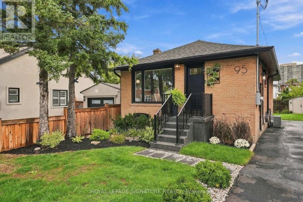Kitchen - 95 Laurel Avenue, Toronto, ON M1K3J8 Photo 3