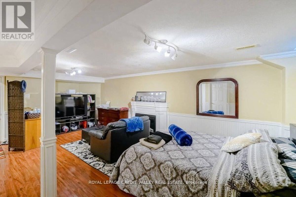 95 Mullis Crescent, Brampton, ON L6Y4T1 Photo 4