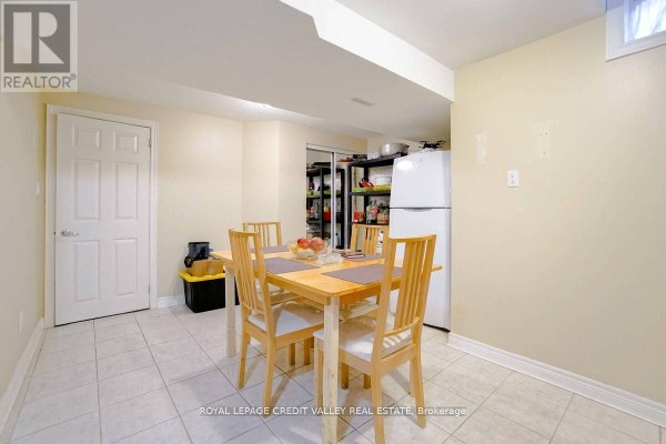 95 Mullis Crescent, Brampton, ON L6Y4T1 Photo 5