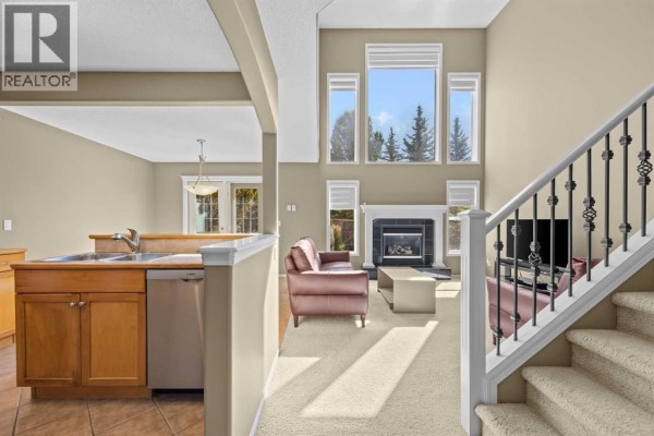 Foyer - 95 Royal Birch Circle Nw, Calgary, AB T3G5R1 Photo 3