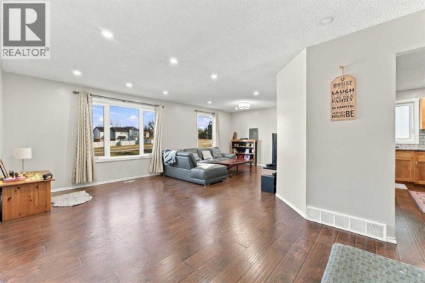 Bedroom - 95 Rundleson Way Ne, Calgary, AB T1Y3H7 Photo 2