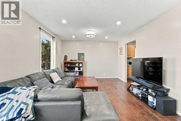 4pc Bathroom - 95 Rundleson Way Ne, Calgary, AB T1Y3H7 Photo 5