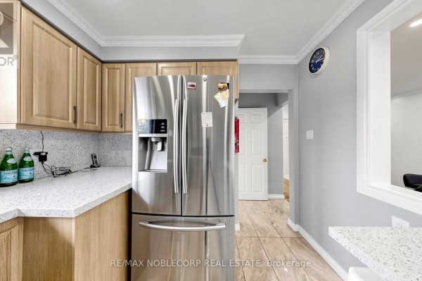 95 Snowood Court, Toronto, ON M3N1E7 Photo 4