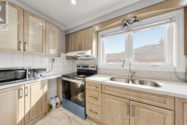 95 Snowood Court, Toronto, ON M3N1E7 Photo 5