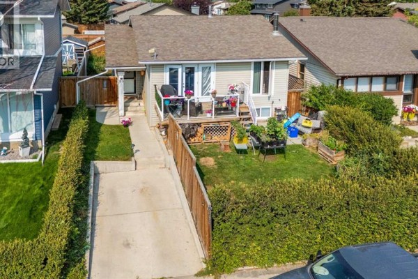 95 Summerwood Road, Airdrie, AB, photo 3
