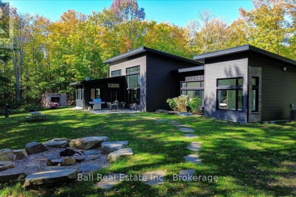 Family room - 95 Woodland Road, North Kawartha, ON K0L1A0 Photo 2