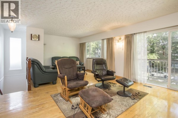 950 E 38th Avenue, Vancouver, BC V5W1J3 Photo 5