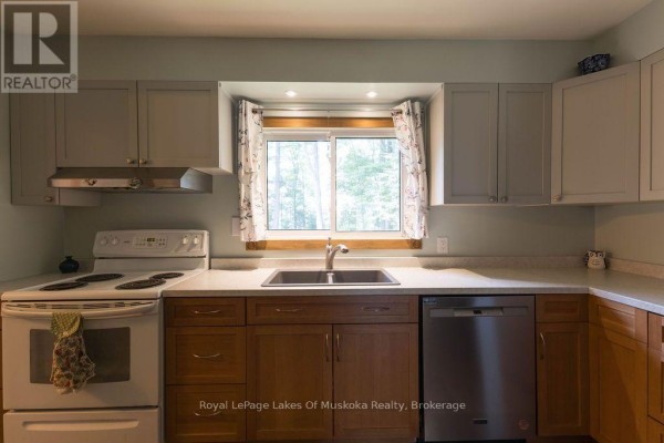 Dining room - 950 Muskoka #3 Road N, Huntsville, ON P1H1E2 Photo 3