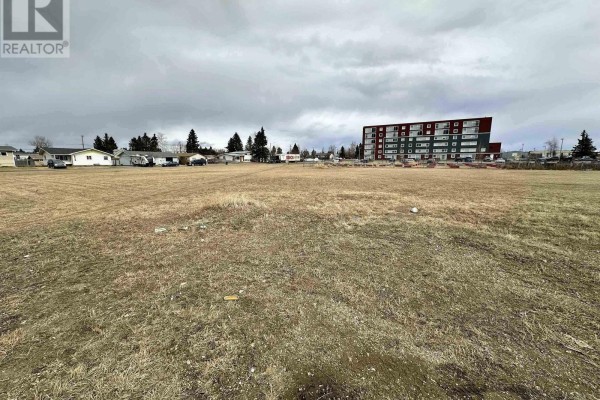 9504 100th Avenue, Fort St  John, BC V1J1X7 Photo 4