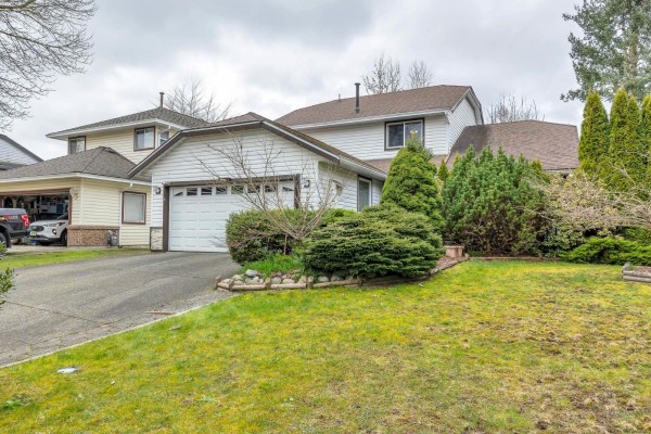 9505 161 Street, Surrey, BC V4N2P3 Photo 3