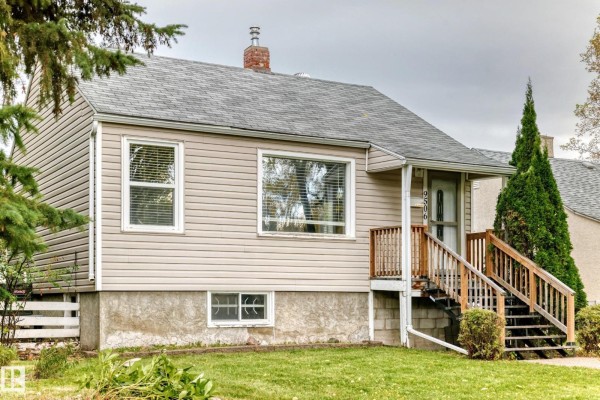 Family room - 9506 72 Av Nw, Edmonton, AB T6E0Y4 Photo 3
