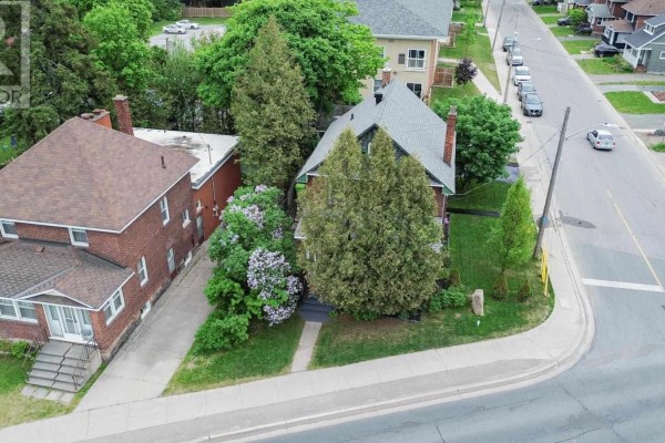 951 Wellington St E, Sault Ste  Marie, ON, photo 2