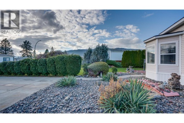 Den - 9510 Highway 97n Unit# 43, Vernon, BC V1H1R8 Photo 4