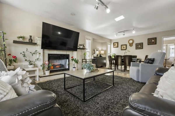 9511 160 Street, Surrey, BC V4N2N9 Photo 4