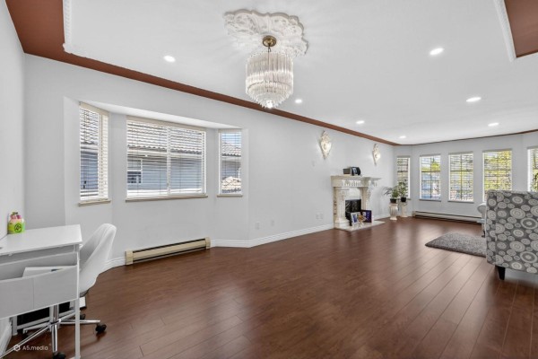 9515 124a Street, Surrey, BC V3V7G3 Photo 4