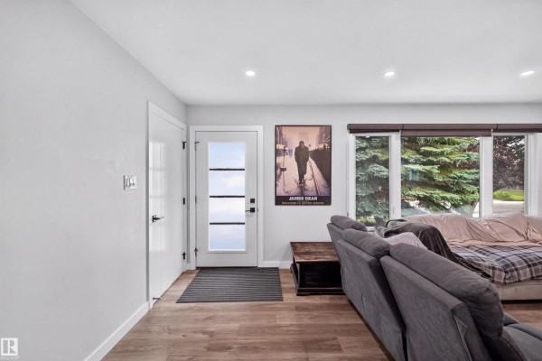 9516 52 St Nw, Edmonton, AB, photo 2