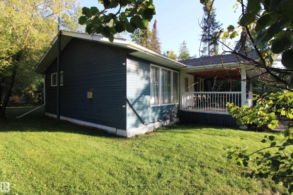 Primary Bedroom - 952 9 St, Rural Lac Ste  Anne County, AB T0E1A0 Photo 4