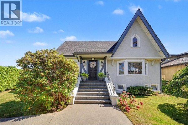 952 Grand Boulevard, North Vancouver