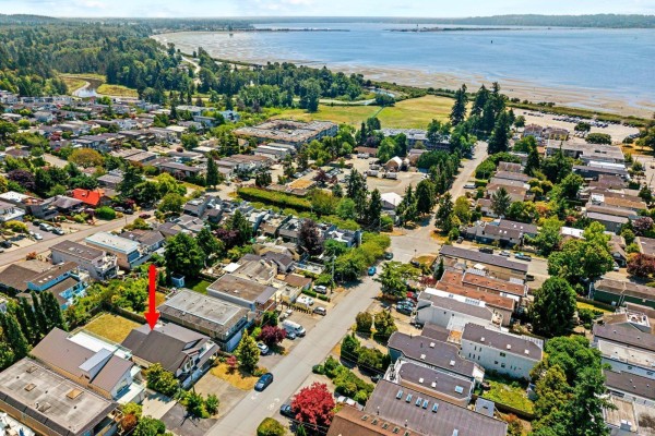 952 Kent Street, White Rock, BC V4B4T1 Photo 4