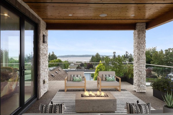 952 Parker Street, White Rock, BC V4B4R4 Photo 2