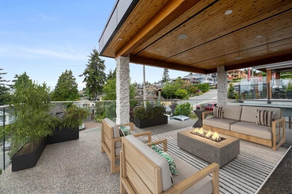 952 Parker Street, White Rock, BC V4B4R4 Photo 4