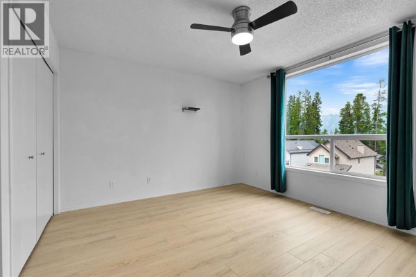 3pc Bathroom - 952 Wilson Way, Canmore, AB T1W2Z4 Photo 5