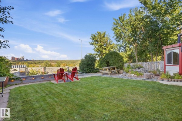 9520 95 Av Nw, Edmonton