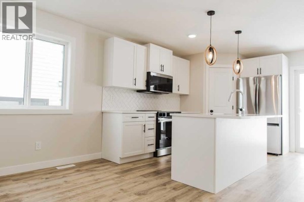 4pc Bathroom - 9524 114 Avenue, Clairmont, AB T8X0W8 Photo 4