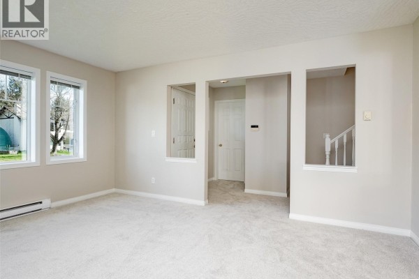 Ensuite - 9524 Greenglade Rd, Sidney, BC V8L3T6 Photo 4