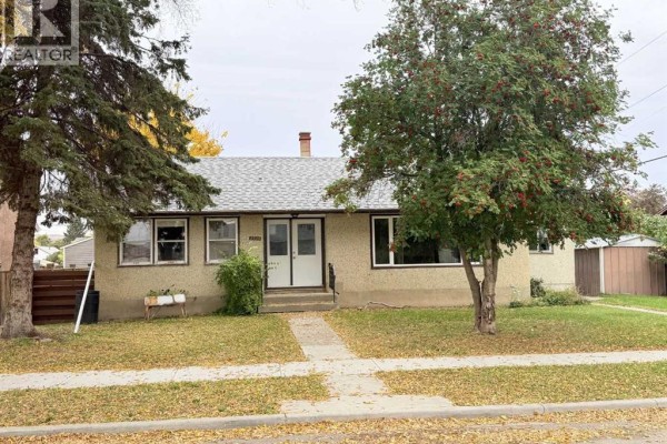 Residential for sale at 9526 86 Avenue, Peace River, AB - MLS® oZG7st