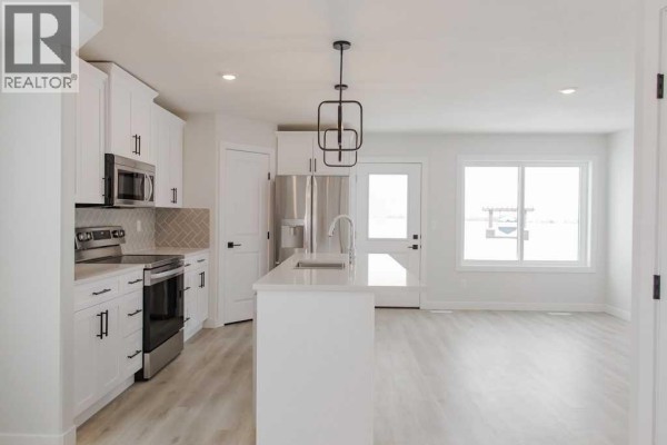 4pc Bathroom - 9528 114 Avenue, Clairmont, AB T8X0W8 Photo 4
