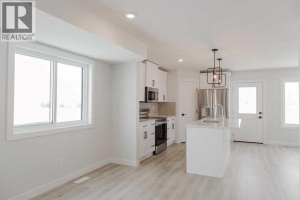 4pc Bathroom - 9530 114 Avenue, Clairmont, AB T8X0W8 Photo 5