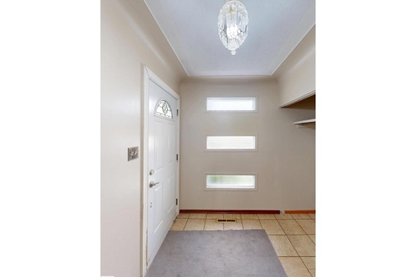 Den - 9531 74 St Nw, Edmonton, AB T6B2B7 Photo 5