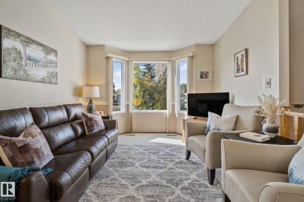 Family room - 9532 175 Av Nw Nw, Edmonton, AB T5Z2B6 Photo 4
