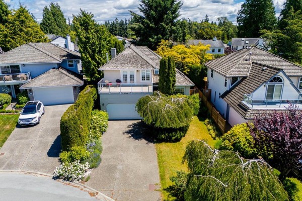 954 160b Street, Surrey, BC V4A9A7 Photo 2