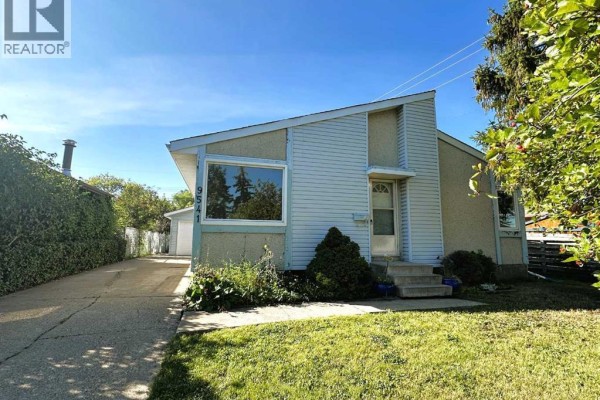 Bedroom - 9541 88 Avenue, Grande Prairie, AB T8V3N6 Photo 2