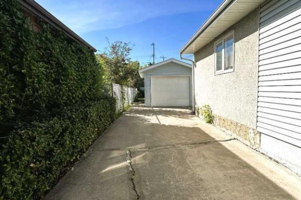 Bedroom - 9541 88 Avenue, Grande Prairie, AB T8V3N6 Photo 3