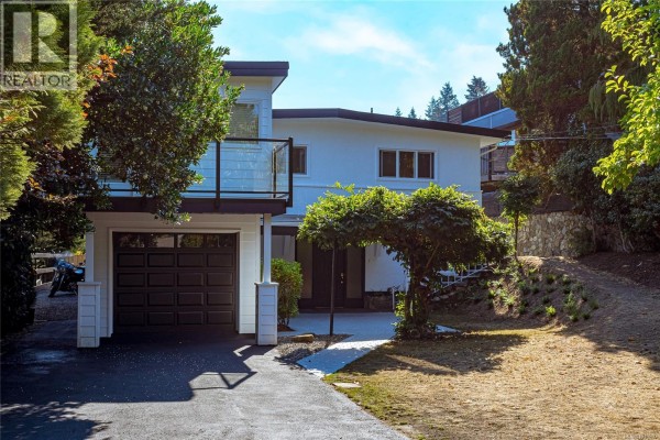 Kitchen - 955 Doumac Ave, Saanich, BC V8Y1M5 Photo 4