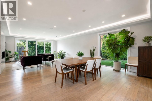 955 Forest Hills Drive, North Vancouver, BC V7R1N4 Photo 5
