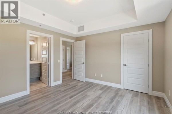 3pc Ensuite bath - 955 Ouellette Avenue Unit# 301, Windsor, ON N9A4J5 Photo 5
