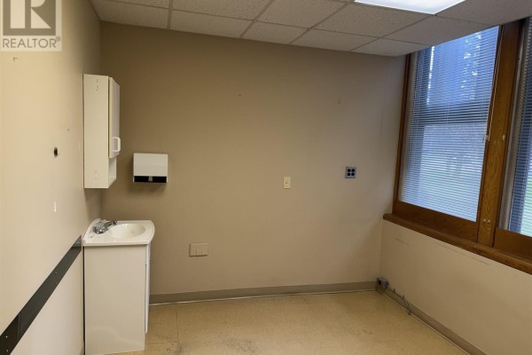 955 Queen St E # 108, Sault Ste  Marie, ON P6A2C3 Photo 5