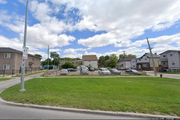 955 Sherbrook Street, Winnipeg, MB, photo 2