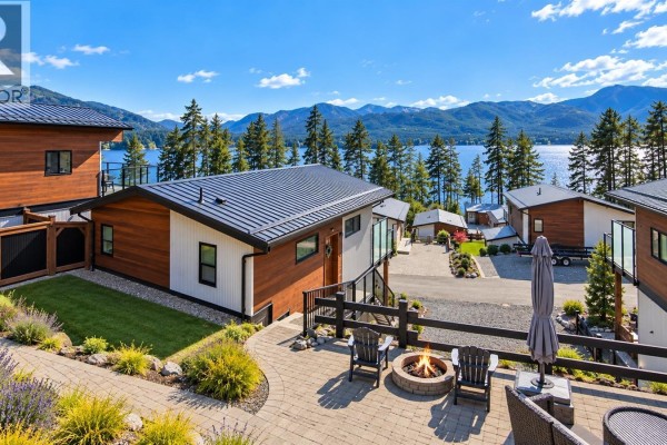 Patio - 9558 Marble Bay Rd, Lake Cowichan, BC V0R2G1 Photo 3