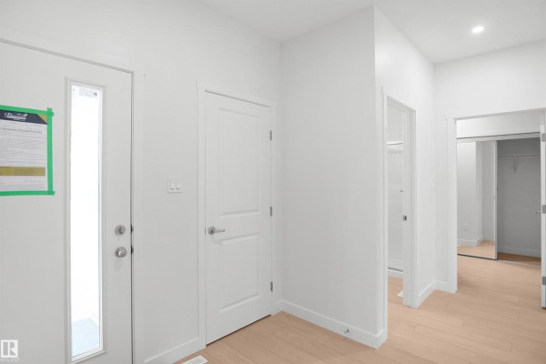 956 17 Av Nw, Edmonton, AB, photo 2