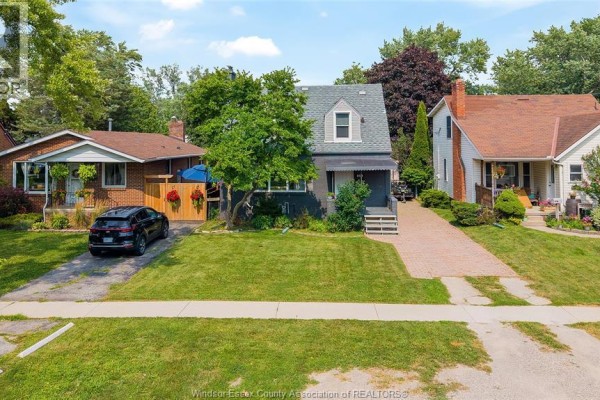 956 Homedale Boulevard, Windsor