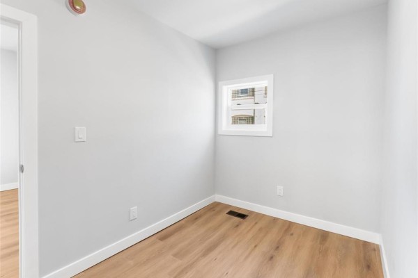 Bedroom - 958 Alexander Avenue, Winnipeg, MB R3E1K2 Photo 4