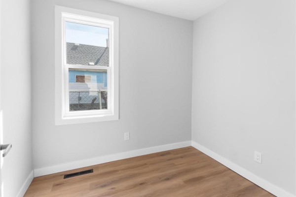 Bedroom - 958 Alexander Avenue, Winnipeg, MB R3E1K2 Photo 5